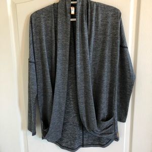 Lucy blue yoga infinity cardi size small